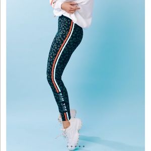 White Fox Sarah’s Day Racer Leggings Camo